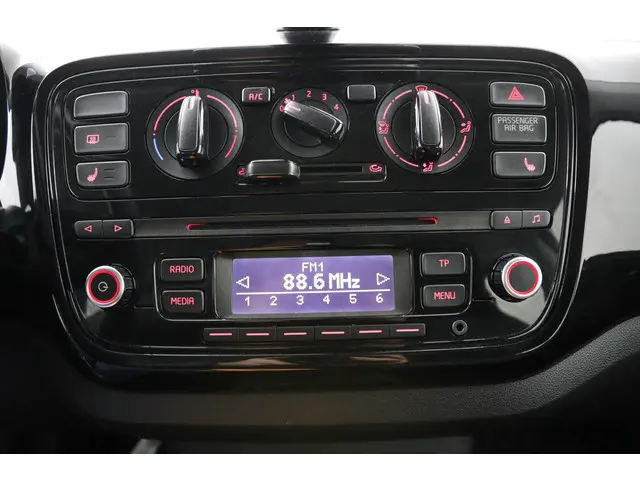 Volkswagen up! 1.0 cheer up! BlueMotion 2013 Benzine 15