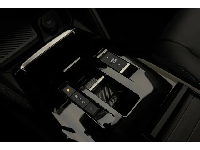 Citroën C4 1.2 Hybrid 136pk Plus 2024 Hybride Benzine 21