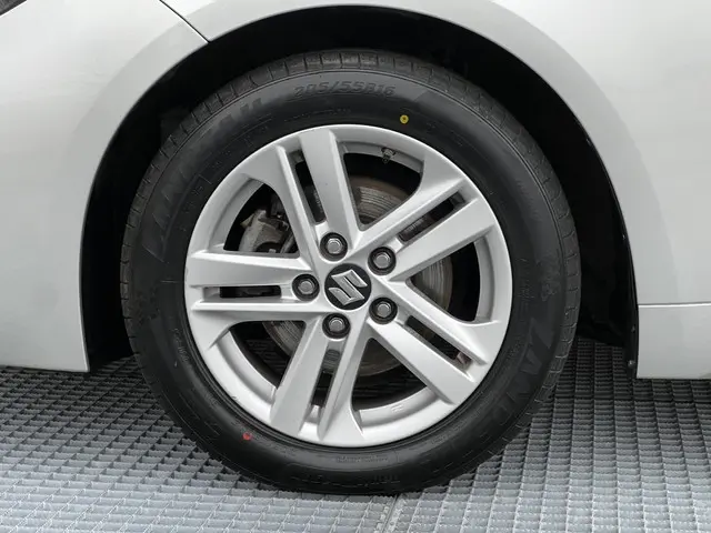 Suzuki Swace 1.8 Hybrid Select 2021 Hybride Benzine 25