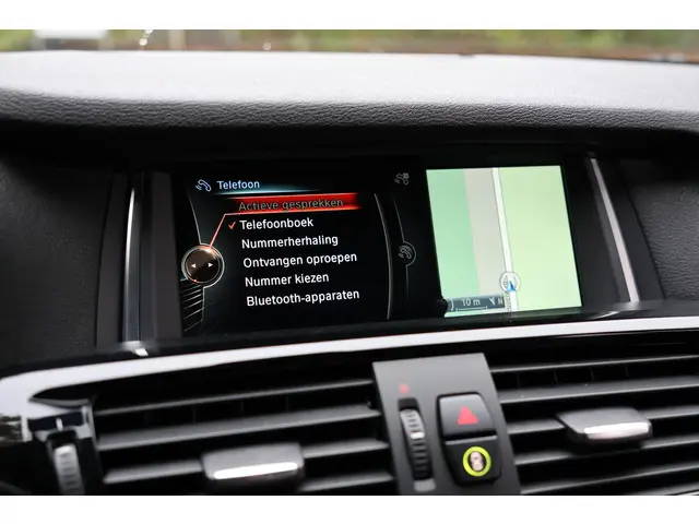 BMW X3 xDrive35i High Executive 2015 Benzine 24