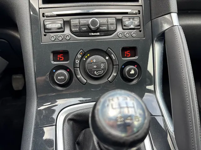 Peugeot 3008 1.2 PureTech Style 2015 Benzine 19