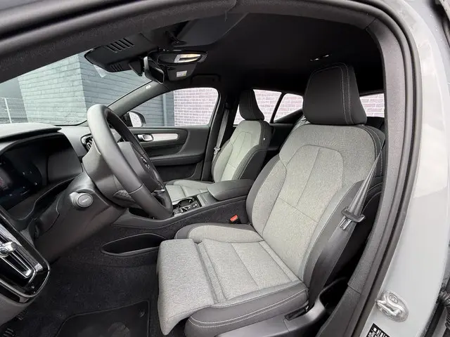 Volvo XC40 2.0 B4 Plus Dark 2025 Benzine 11