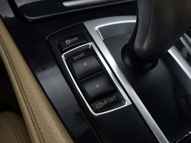 BMW 5 Serie 528i M Sport Aut- 2014 Benzine 15