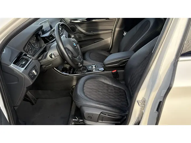 BMW X1 xDrive20i 2018 Benzine 13