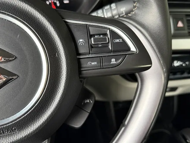 Suzuki Swift 1.2 Select Smart Hybrid 2024 Benzine 11