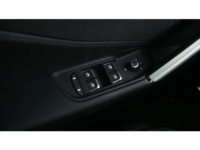 Audi Q2 35 TFSI 150PK S Edition 2025 Benzine 4