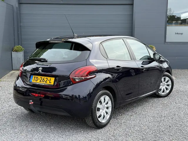 Peugeot 208 1.2 PureTech Blue Lion 2018 Benzine 2