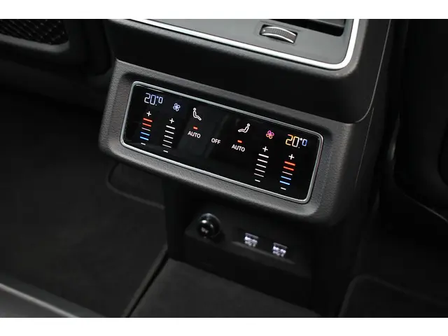 Audi e-tron 55 quattro S-Edition 2019 Elektrisch 37