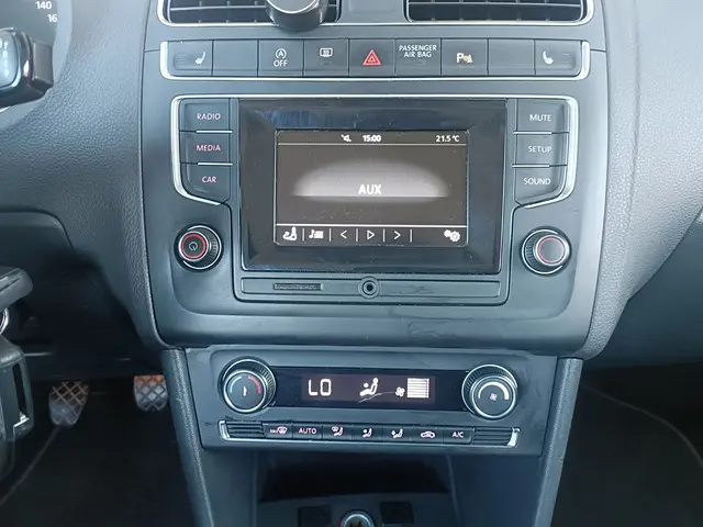 Volkswagen Polo 1.0 First Edition 2014 Benzine 16