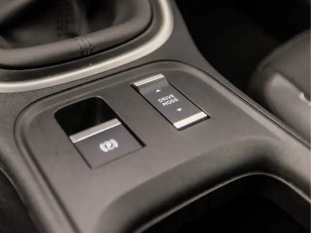 Jeep Avenger 1.2 Altitude Sport 2023 Benzine 27