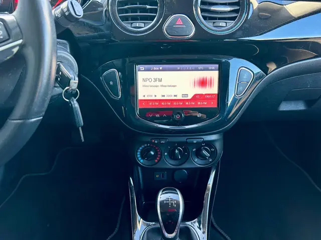 Opel ADAM 1.4 color edition automaat 2015 Benzine 10
