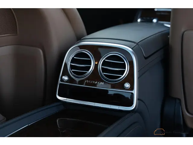 Mercedes-Benz S-Klasse 500 Maybach 2015 Benzine 52