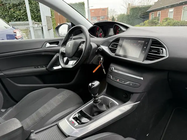 Peugeot 308 SW 1.5 BLUE LEASE PREMIUM 2020 Diesel 7
