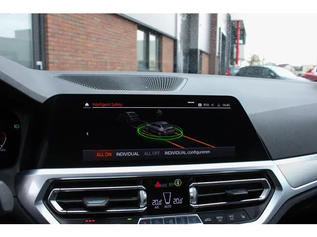 BMW 3 Serie 330i High Executive Edition 2019 Benzine 28