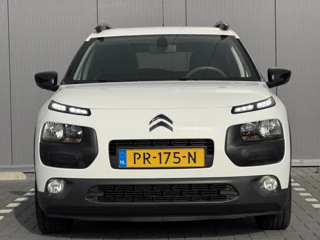 Citroën C4 Cactus 1.2 PureTech Shine 2017 Benzine 19