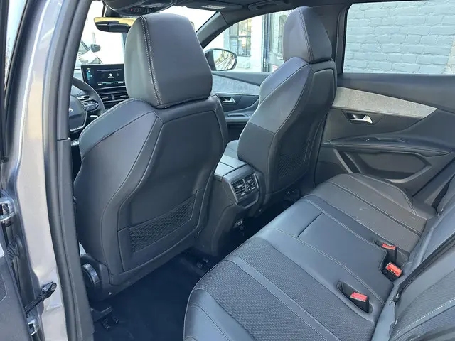 Peugeot 3008 1.6 HYbrid 225 PK GT 2023 Hybride Benzine 34