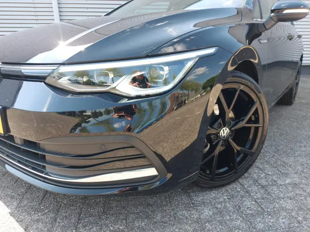 Volkswagen Golf 1.5 TSI Life Business 2021 Benzine 2