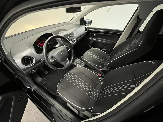 SEAT Mii 1.0 Sport Connect 2016 Benzine 31