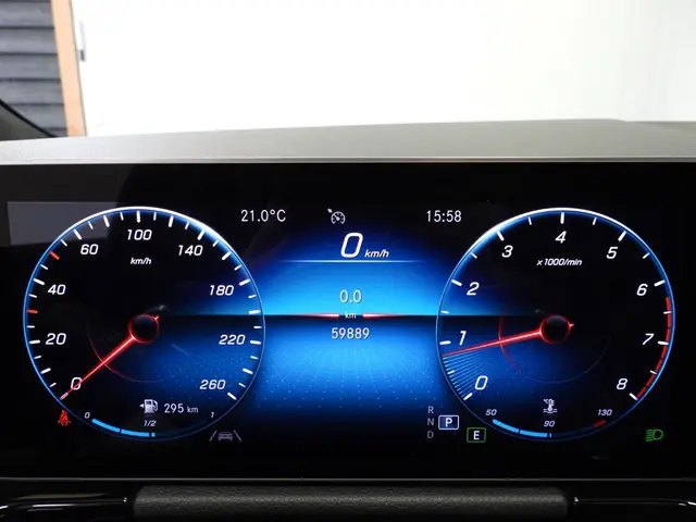 Mercedes-Benz B-Klasse B180 Aut. AMG 2020 Benzine 28