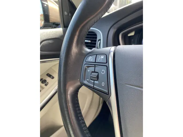 Volvo V40 1.6 T3 Momentum 2012 Benzine 13