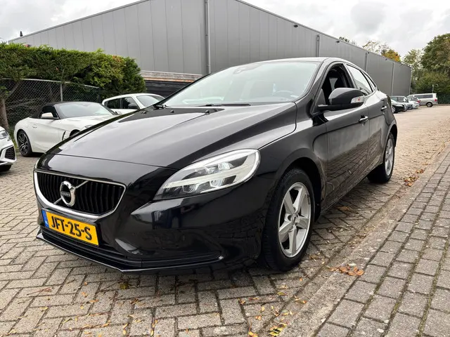 Volvo V40 2.0 T2 Inscription / Navigatie 2018 Benzine 3