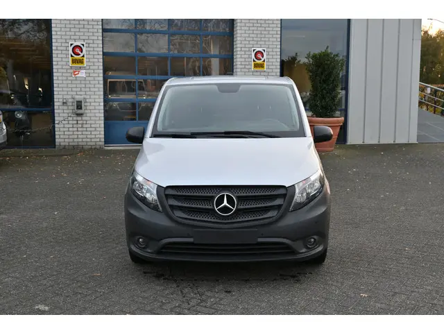 Mercedes-Benz Vito 2