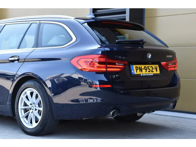 BMW 5 Serie Touring 520i High Executive 2017 Benzine 4
