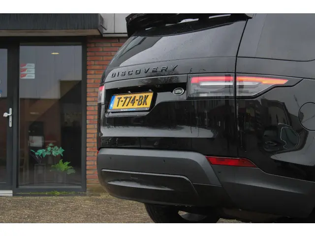 Land Rover Discovery 3.0 Td6 HSE Luxury 2018 Diesel 6