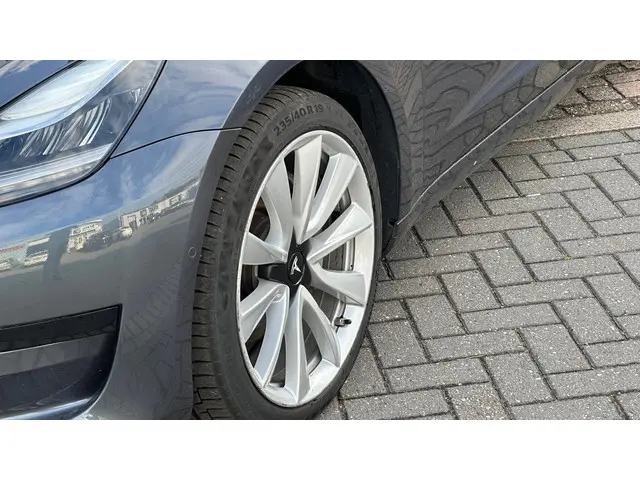 Tesla Model 3 Standard RWD Plus 60 kWh 2020 Elektrisch 4
