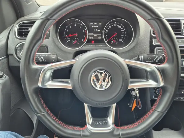 Volkswagen Polo 1.8 TSI GTI 2015 Benzine 6