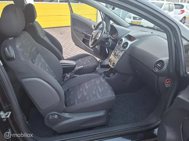 Opel Corsa 1.2-16V Berlin 2013 Benzine 12