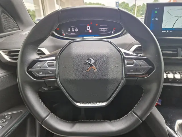 Peugeot 3008 1.2 PureTech Allure Pack 2023 Benzine 14