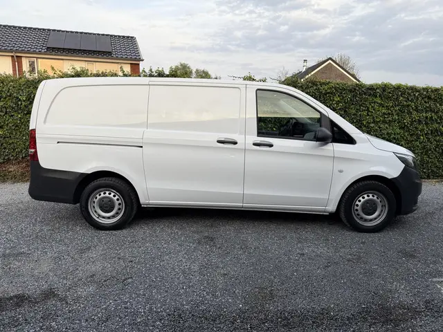 Mercedes-Benz Vito 2