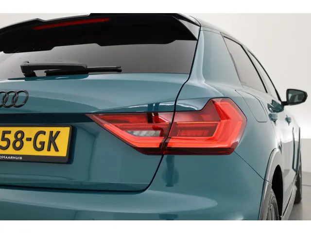 Audi A1 Citycarver 35 TFSI Aut. 150pk 2021 Benzine 32