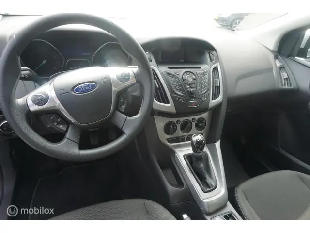 Ford Focus 1.0 EcoBoost Trend 2012 Benzine 6