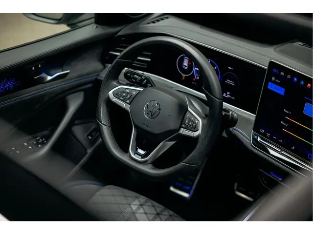 Volkswagen Passat R-Line Diesel 2024 Diesel 24