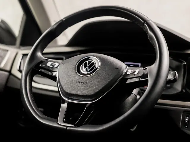 Volkswagen Polo 1.0 TSI Sportline 2021 Benzine 18