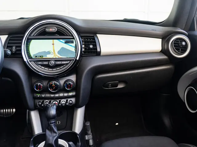 MINI Cooper Cabrio Aut. 2017 Benzine 11