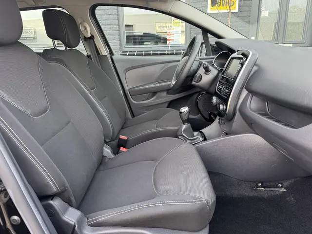 Renault Clio Estate 0.9 TCe Intens 2019 Benzine 10