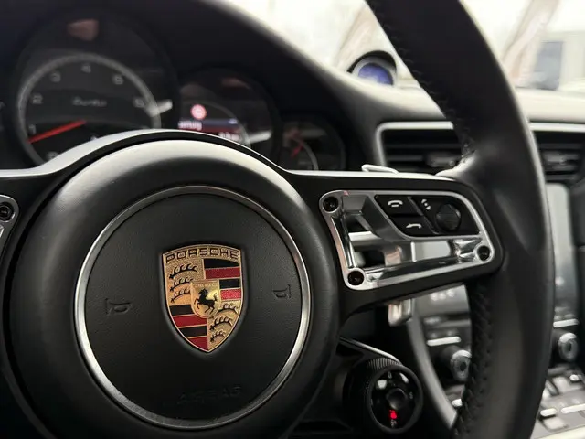 Porsche 911 Cabrio 3.8 Turbo Cabrio 2016 Benzine 25