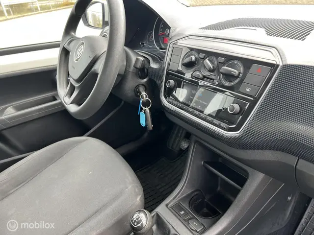 Volkswagen up! 1.0 BMT high up! 2018 Benzine 8