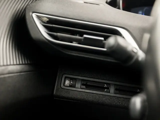 Peugeot 5008 1.2 PureTech Sport 7 Persoons 2017 Benzine 26