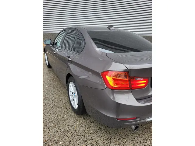 BMW 3 Serie 320 I Hi executive modern 2015 Benzine 9