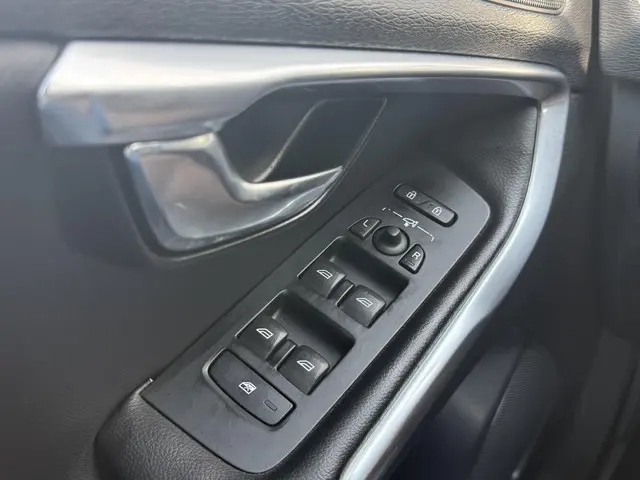 Volvo V40 2.0 T2 Nordic+ 2018 Benzine 27
