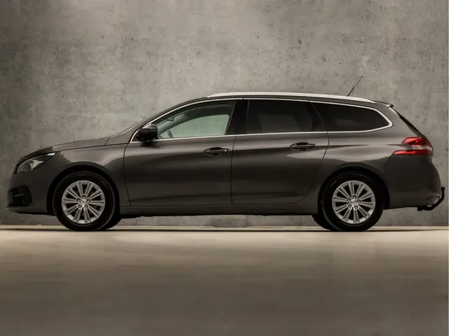 Peugeot 308 SW 1.2 PureTech Sport 2018 Benzine 2