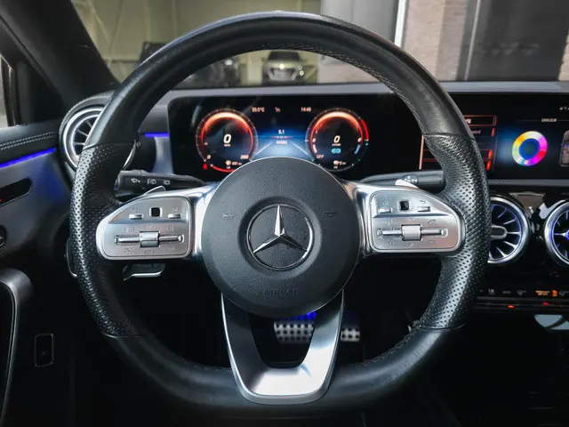 Mercedes-Benz A-Klasse 250e AMG 2020 Hybride Benzine 26