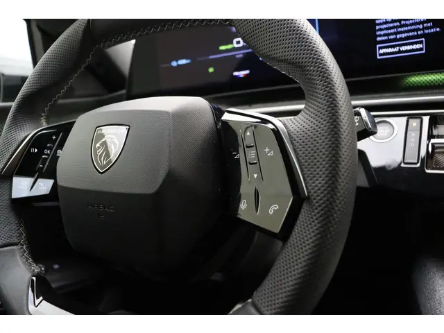 Peugeot e-3008 GT 73 kWh 2024 Elektrisch 31