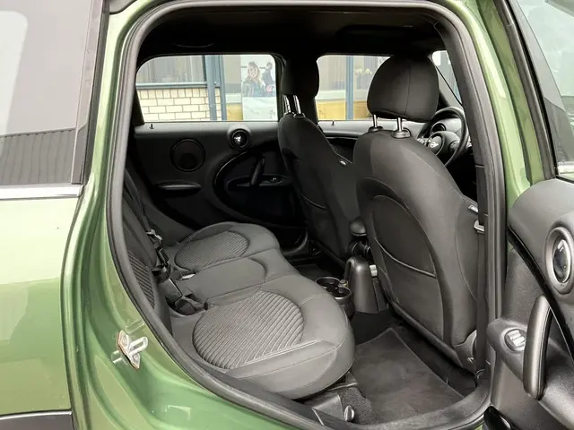 MINI Countryman 1.6 One Pepper 2016 Benzine 25