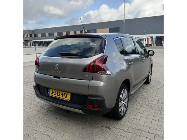 Peugeot 3008 1.2 Allure | PDC | Airco | NW APK ! 2015 Benzine 3