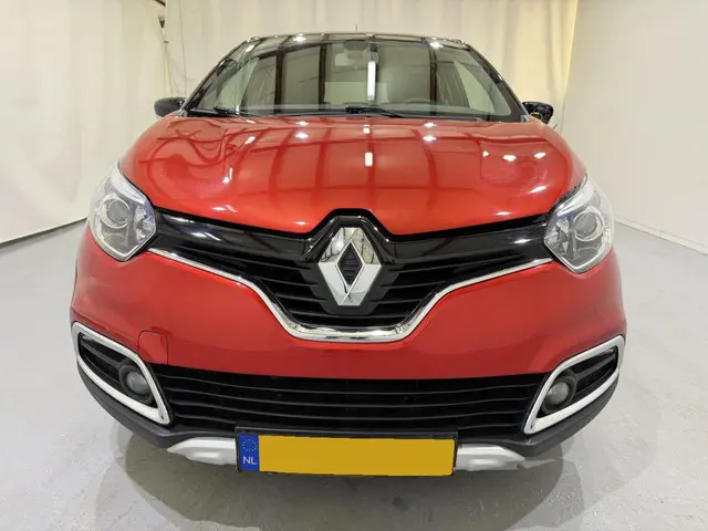 Renault Captur 0.9 TCe Helly Hansen NAP 2015 Benzine 26
